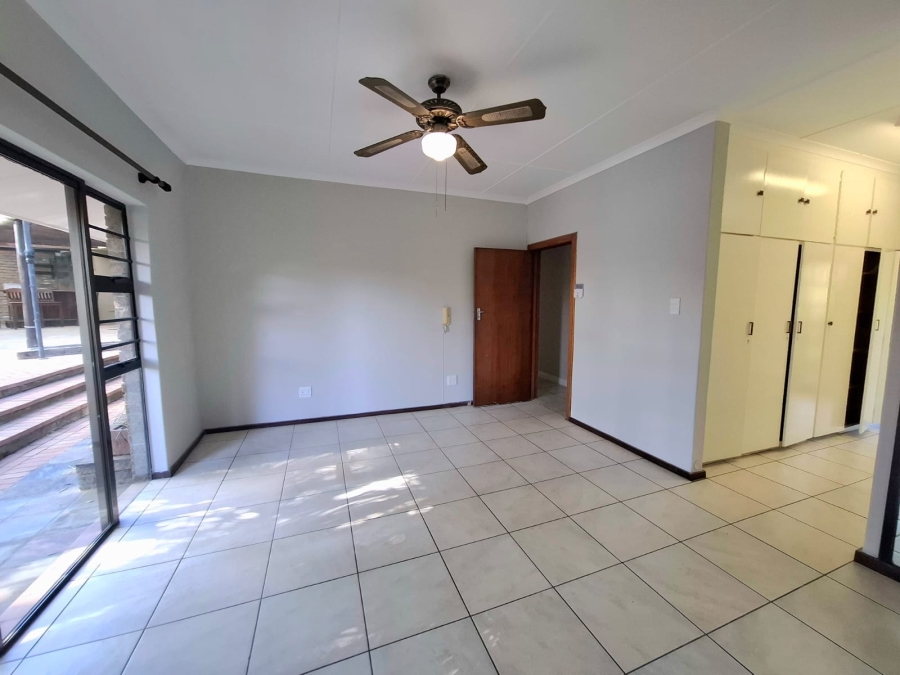 4 Bedroom Property for Sale in Nahoon Valley Park Eastern Cape